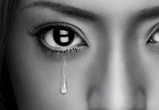 情感测试:你心疼哪个流泪的眼睛,测你的他还值得你爱吗!