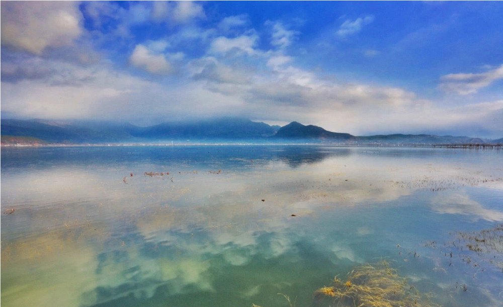 丽江的蓝天白云,让人悠闲舒适,回归自然度假的好去处