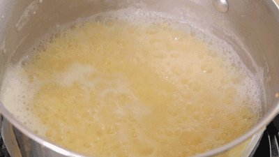 熬小米粥,直接加水下锅是大错特错的!多加这2步,米油多又香浓