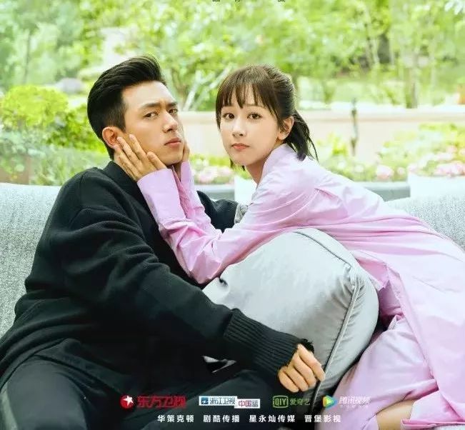 杨紫《亲爱的热爱的》18套猫系少女穿搭太甜了
