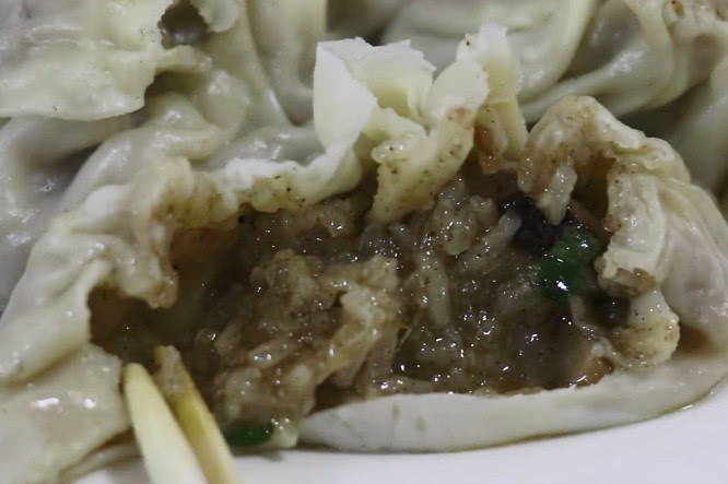 武汉严氏烧麦店家,重油烧麦六块钱四个,当地人只认这一家