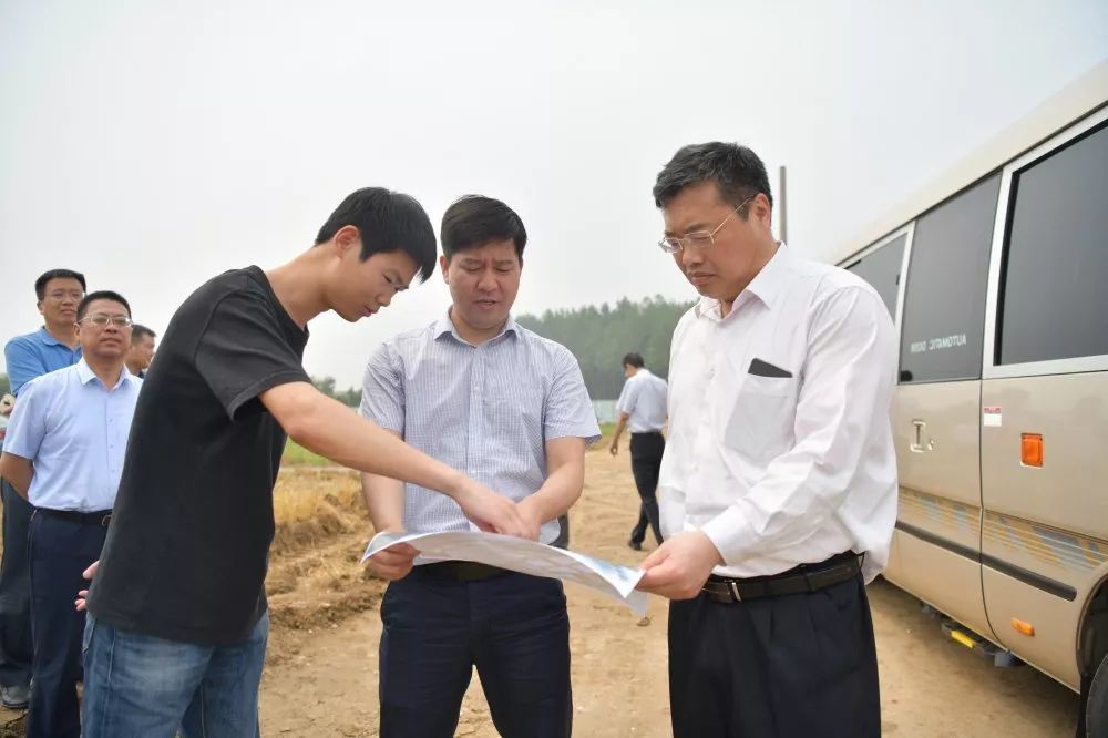 7月16日,县长高美峰率县住建局,水务局,应急管理局,自然资源和规划局
