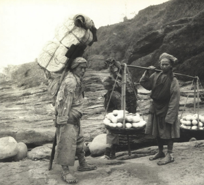 1911年,茶马古道上的商贩.