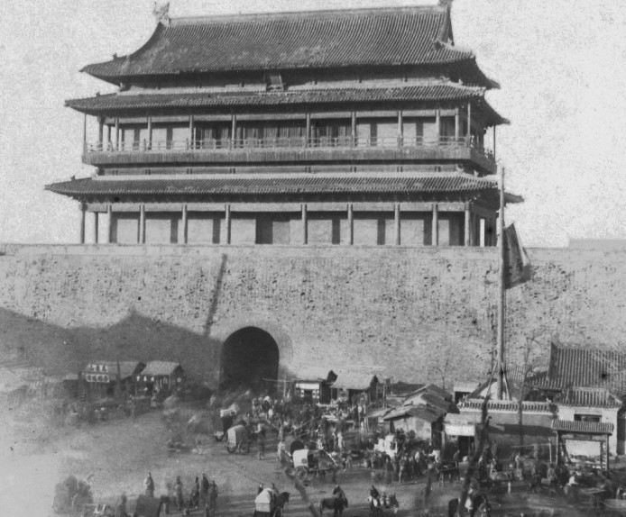 北京大前门,摄于1892年.