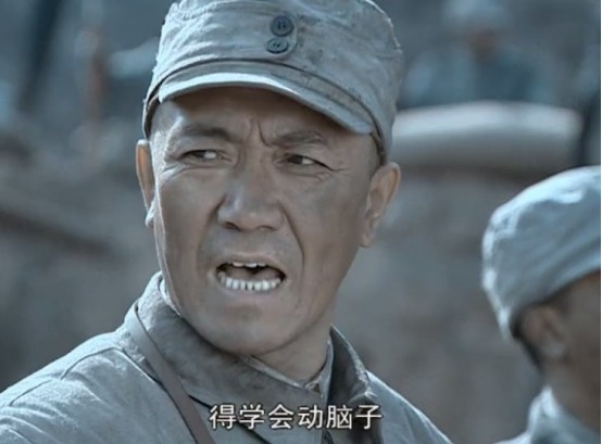 亮剑:李云龙寻找俘虏中的高级军官时,为何让他们跑步?
