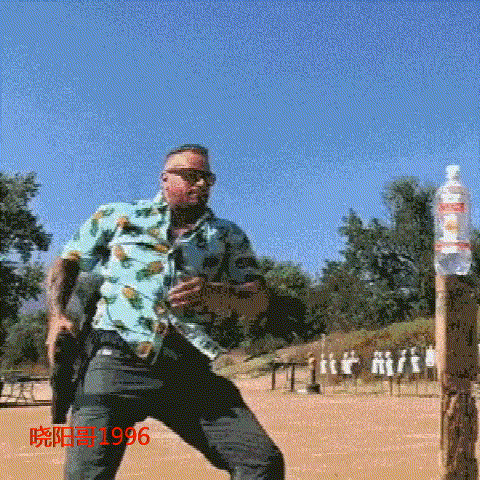 搞笑gif:开个瓶盖都这么花里胡哨