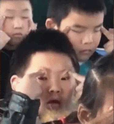 搞笑一刻小屁孩