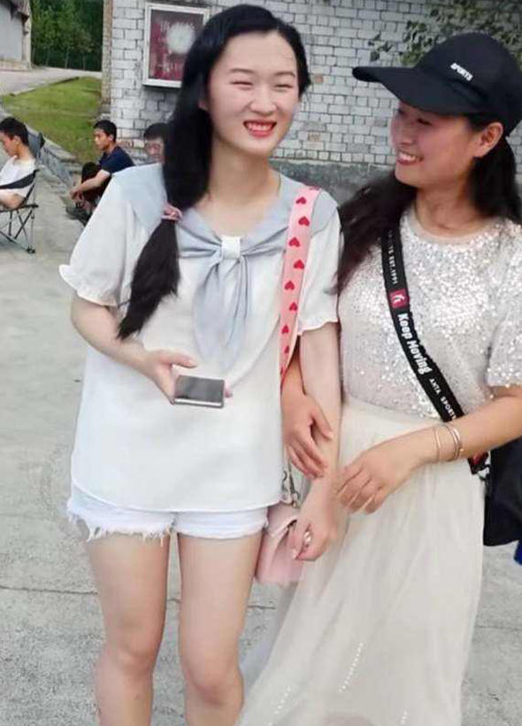 这确定不是周冬雨的妹妹吗?怎么会如此之像