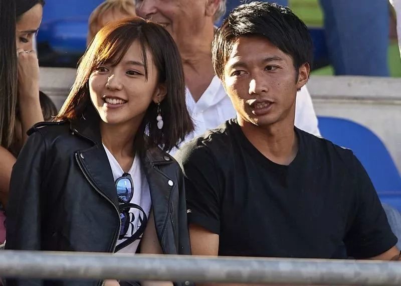 柴崎岳娶到这样的妻子 真是人生赢家 看点快报