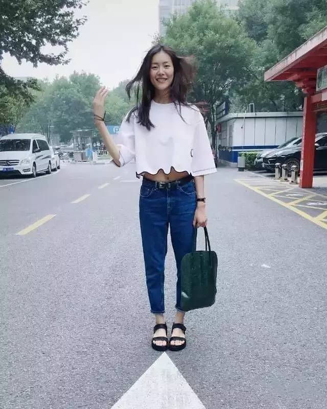 杨幂宋佳刘雯一年穿火1000件衣服，谁是最时髦星人？