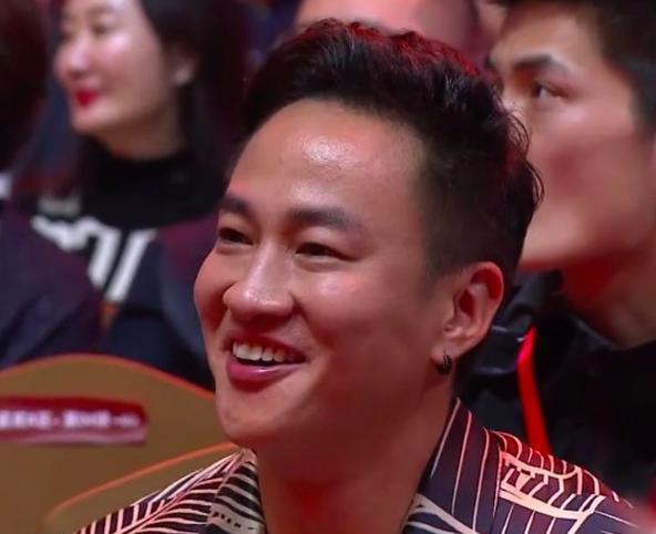 何润东怎么胖成这样!帅哥变油腻大叔,网友:你到底吃了