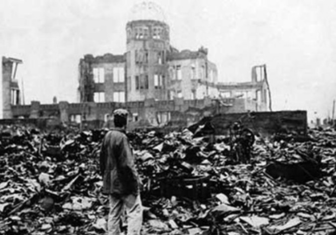大爆炸将瞬间将广岛夷为平地