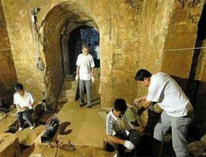 经过研究,这个小女孩大有来头,是隋朝乐平公主的外孙女,叫李静训.
