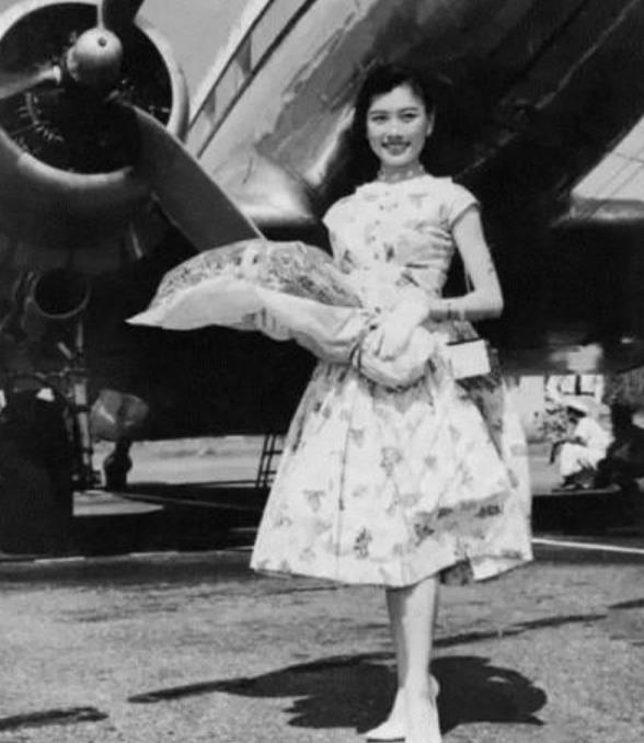 民国时期罕见老照片:旧上海的头牌交际花,16岁时的婉容!