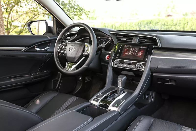东风本田 2019款思域 220turbo燃擎版