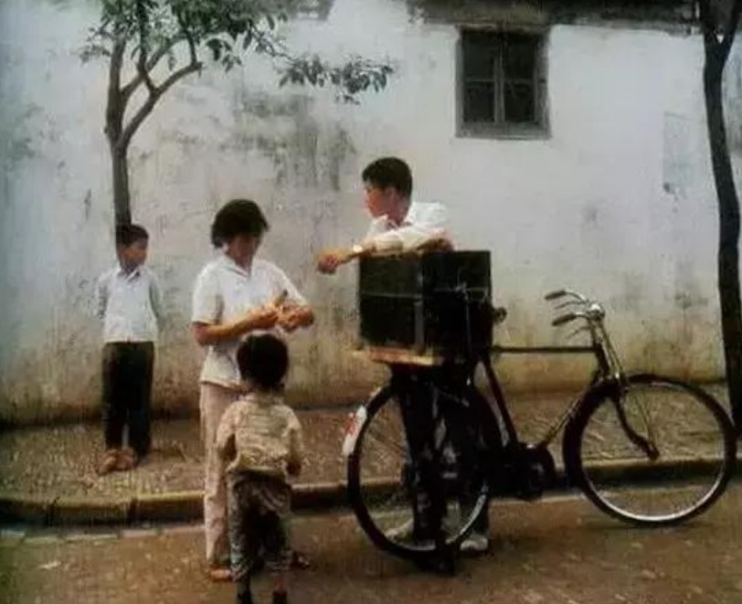 上世纪八九十年代老照片:满满都是回忆!图三跳皮筋,图