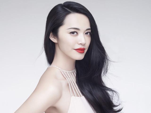 姚晨已经四十岁了,而且离过婚,为什么突然会翻红?