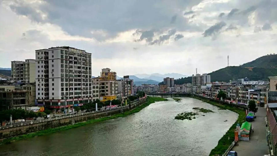 广东河源连平县最大的镇,地处盆地内,是全国重点镇