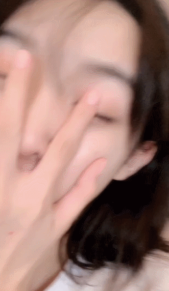 艾比这是怎么了?拍作品各种