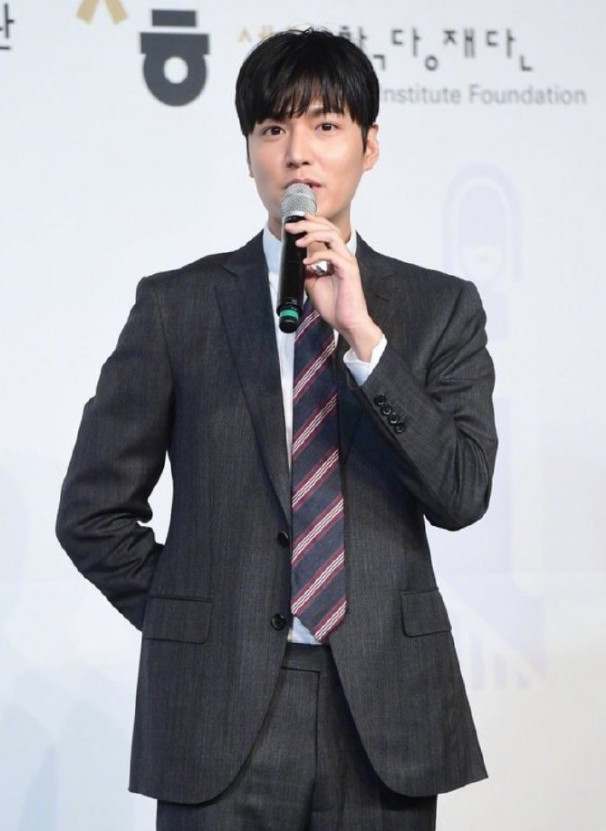 80后的代表男演员:宋仲基才刚恢复单身,朴海镇要努力了!