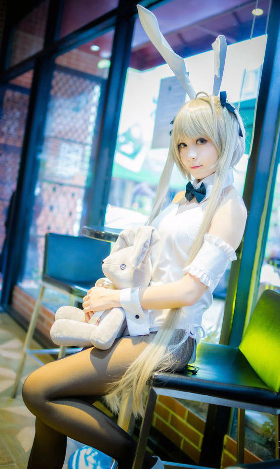 街拍美女:美女小姐姐cosplay可爱小兔兔造型太萌了