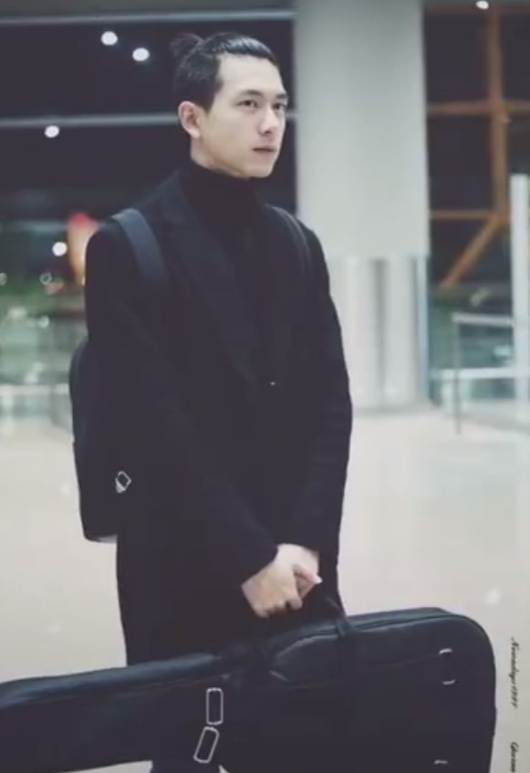 本以为李现大背头够a!看了他的朝天辫,终于明白女生为啥喜欢他