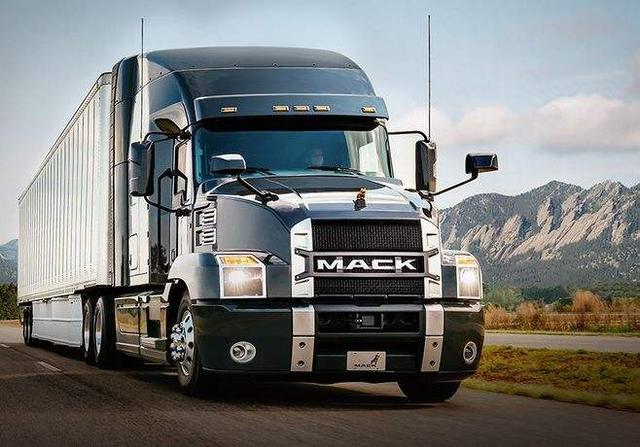 那么我们就不得不先 介绍一下mack这个品牌:美国马克卡车有限公司