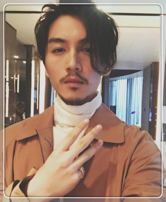 男星留络腮胡:胡歌变帅气,陈晓变大叔,最后的他反而变