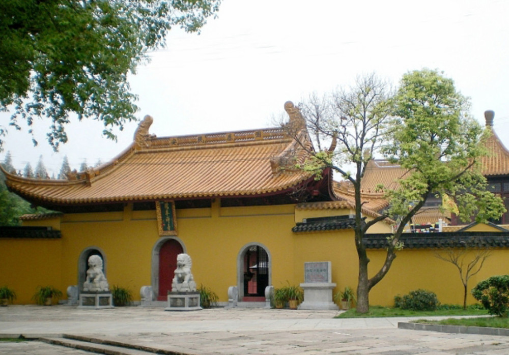 南京一处寺庙,已有1600年历史,不要门票游客却还寥寥无几