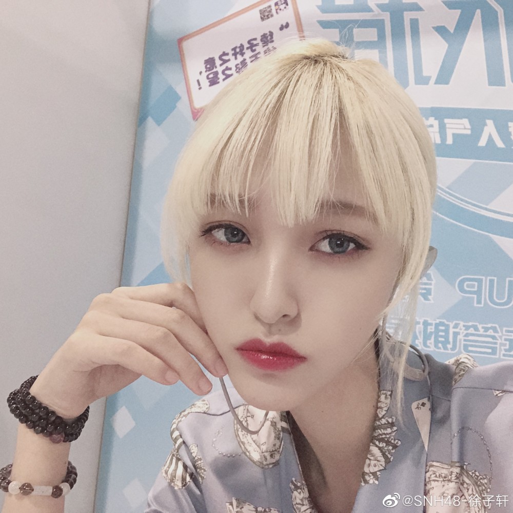 snh48徐子轩有极佳的身高,偶尔也穿穿男装,帅气感扑面