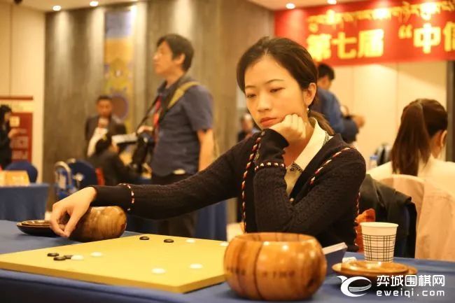 中国棋院竞赛部主管陈楠宣布比赛规则 全国人大常委会预工委原副主任