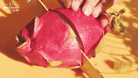 因为火龙果果肉中的小籽, 是非常典型的大颗粒的膳食纤维, 对肠道的