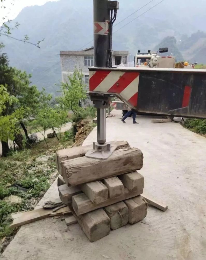 云贵川地区,独有的吊车打腿技术!地形优势,无法比拟!