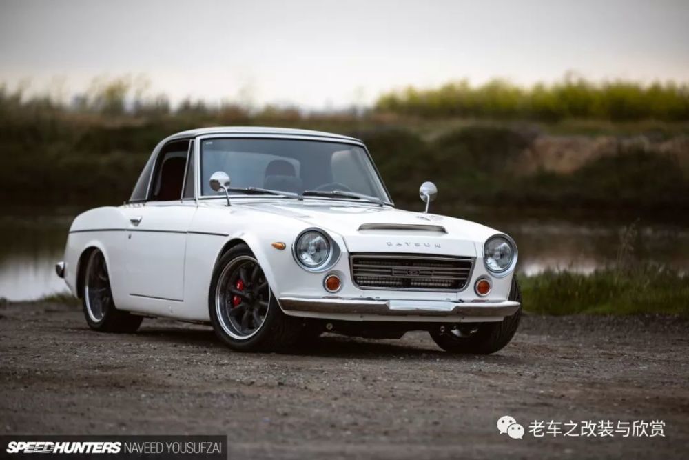 500马力的达特桑小型双座敞篷小跑车datsun fairlady