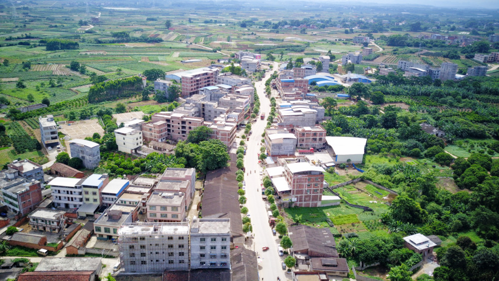 航拍广西乡镇之南宁西乡塘区双定镇实景