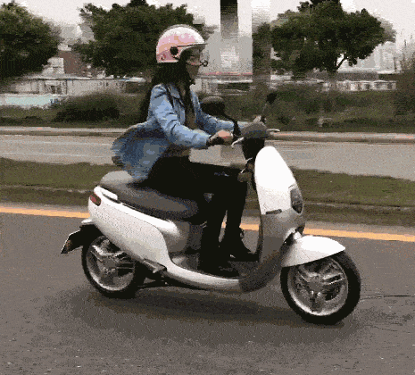 电动车 摩托 摩托车 465_420 gif 动态图 动图