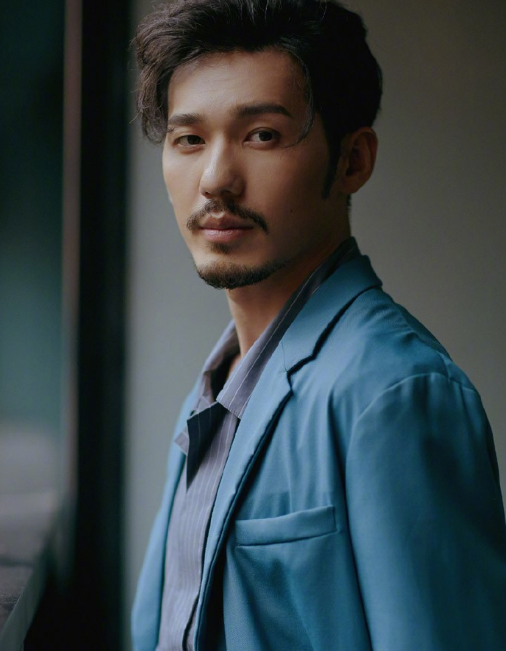 沧桑老男人白宇,总算刮干净了胡子,变身成清爽帅气的阳光少年