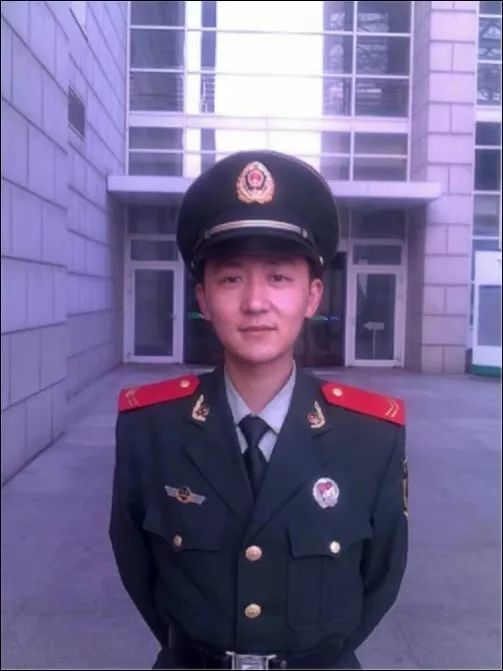 军警一家亲——围场公安致敬"八一"建军节