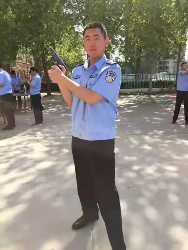 军警一家亲——围场公安致敬"八一"建军节