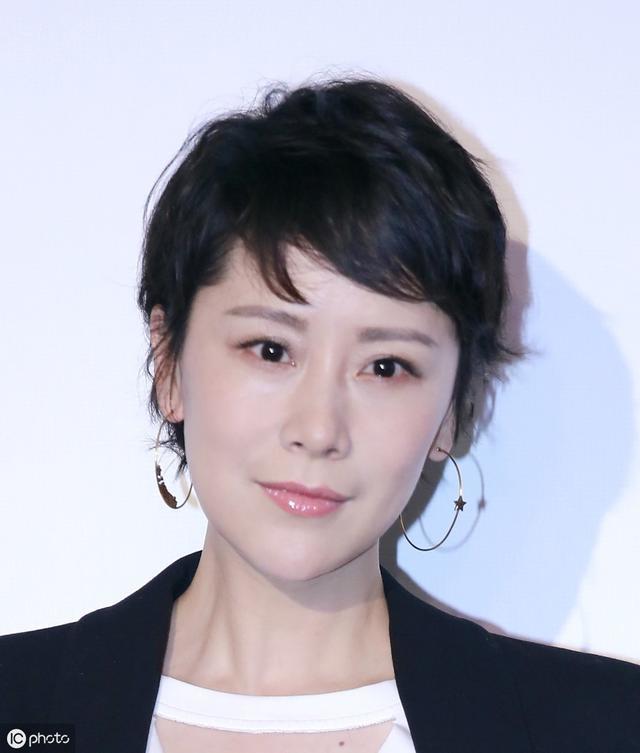 海清为中年女演员发声,演技好但却无戏可言,给她们的机会太少