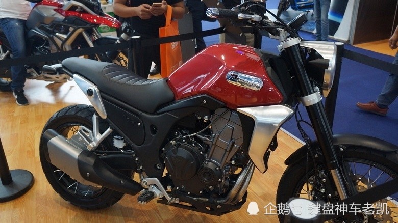 凯越500f官宣参数曝光,首个单摇臂 辐条圈的国产复古摩托车