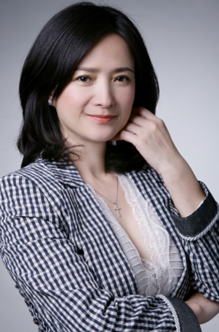 1964年出生的女明星,1983年出生的女星 何晴,中国内地女演员,1964年1月13日出生于浙江省衢州江山市,毕业于