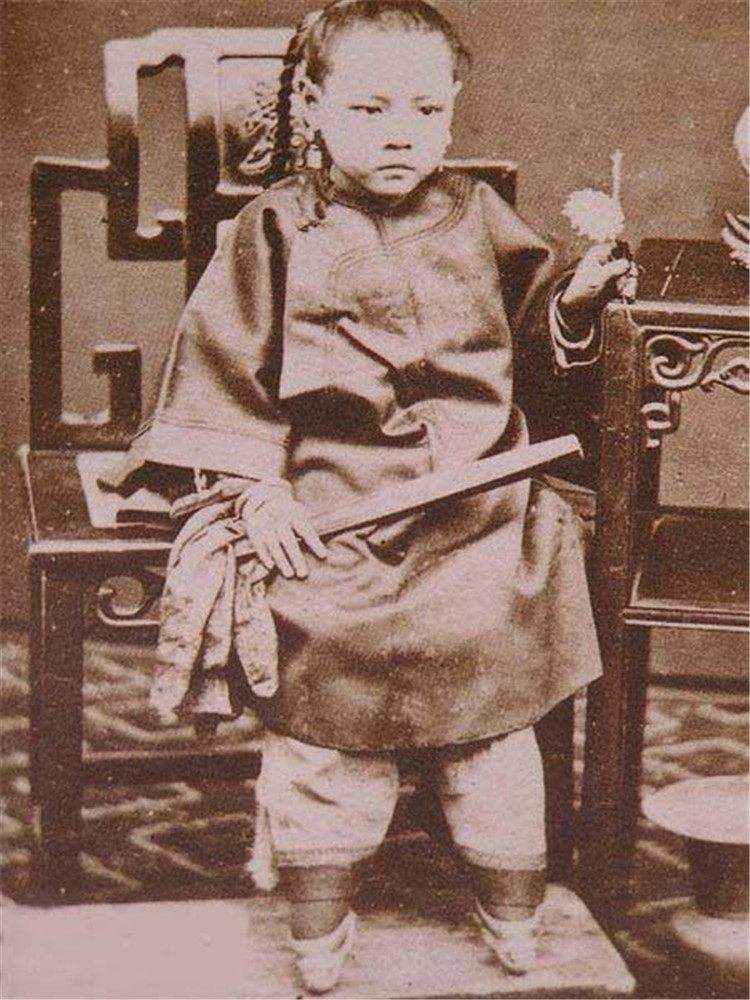铁帽子王,晚清,曾国藩,康有为,三寸金莲