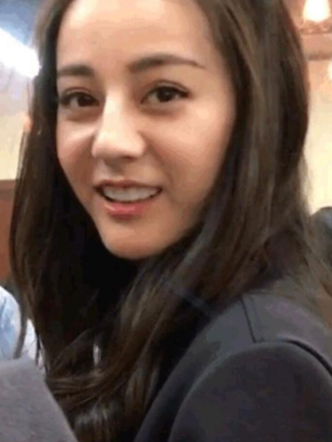 赵丽颖卸妆后,迪丽热巴卸妆后,鞠婧祎卸妆后,差距竟如此之大!