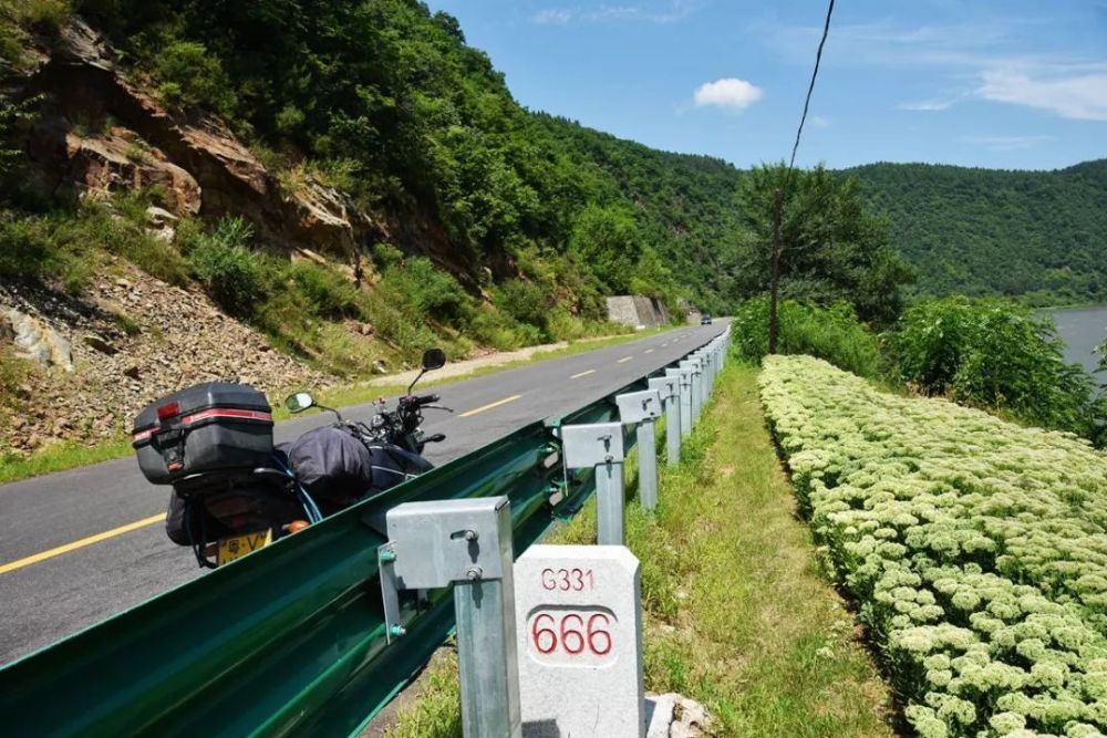 331国道666公里里程碑.