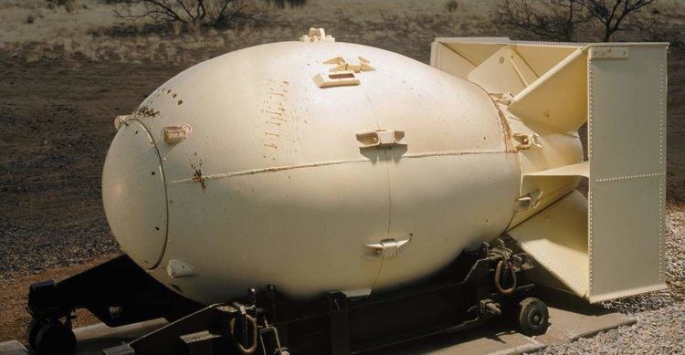 苏联人曾经试验了一门叫做大伊万的氢弹,直接让大陆板块偏移了三厘米