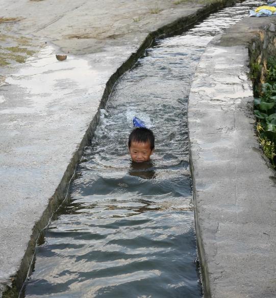 农村孩子为何不能下河游泳?看完你就知道了,而且还要做到这几点