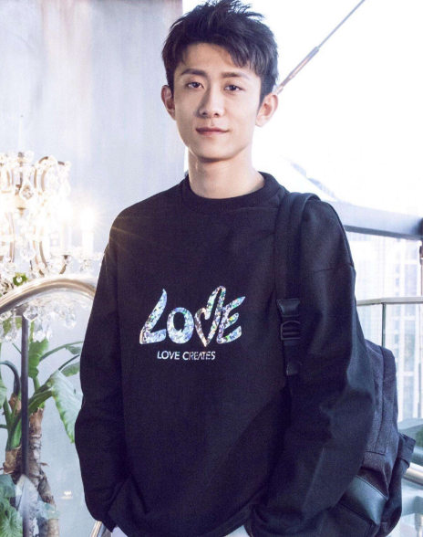 如果张一山遇到李现会说啥?网友给出经典评论,杨紫都笑出苹果肌