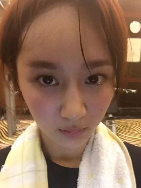 鞠婧祎卸妆后,杨紫卸妆后,关晓彤卸妆后,网友们:"眼瞎