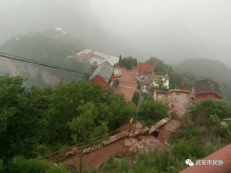 邢台沙河"奶奶顶"观光